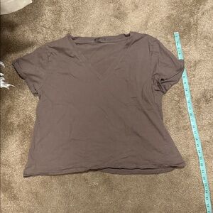 nuuds V-Neck Short Sleeve Top in Brown